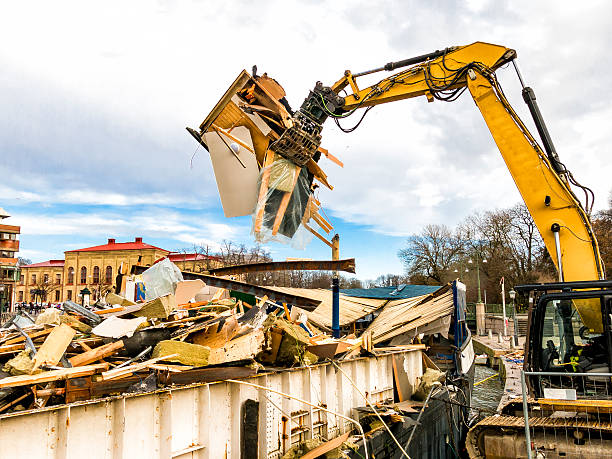 Best Construction Debris Removal  in Manana, HI